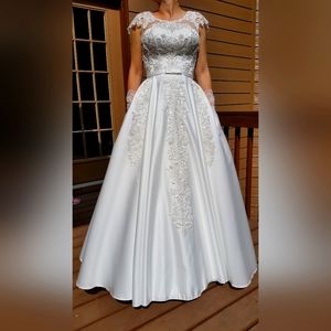 Wedding Dress And Veil and gloves